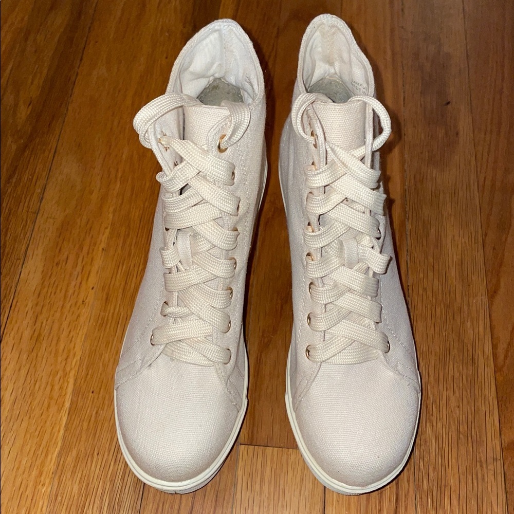 Dirty Laundry Campus Queen platform booties, canvas, block heel. Size 36.5/6